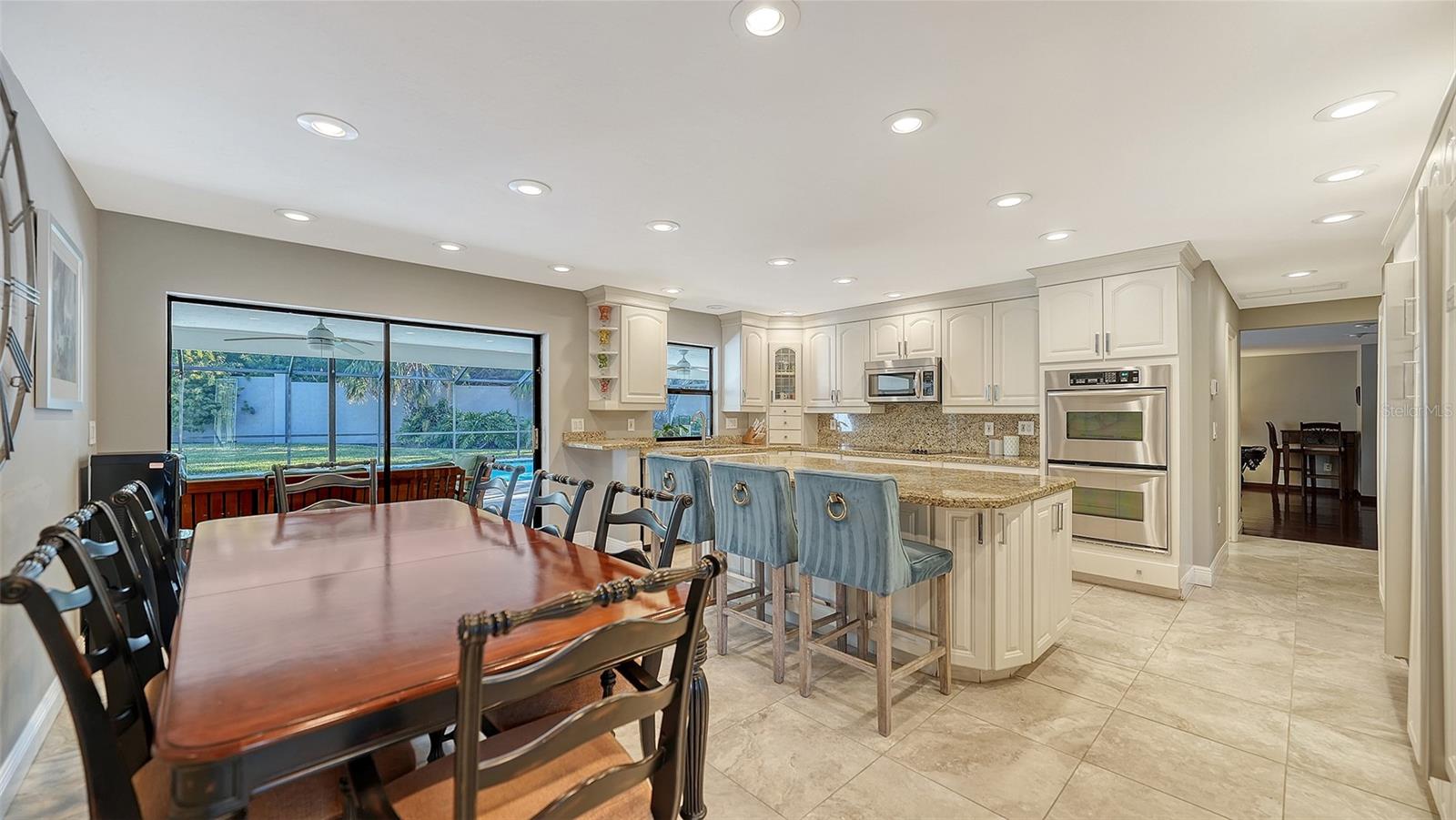 BENEVA OAKS - Residential