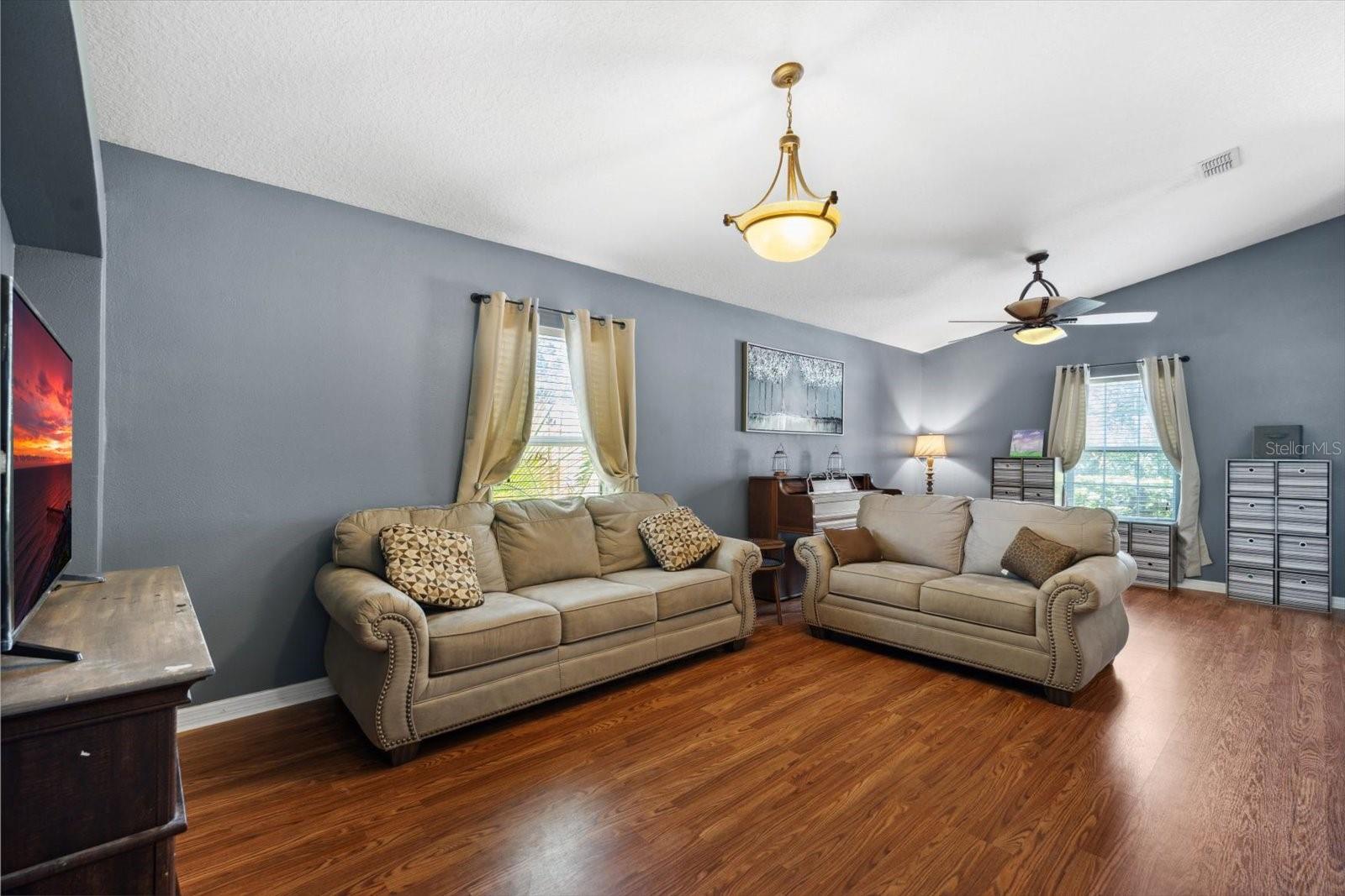 RIVIERA ESTATES - Residential