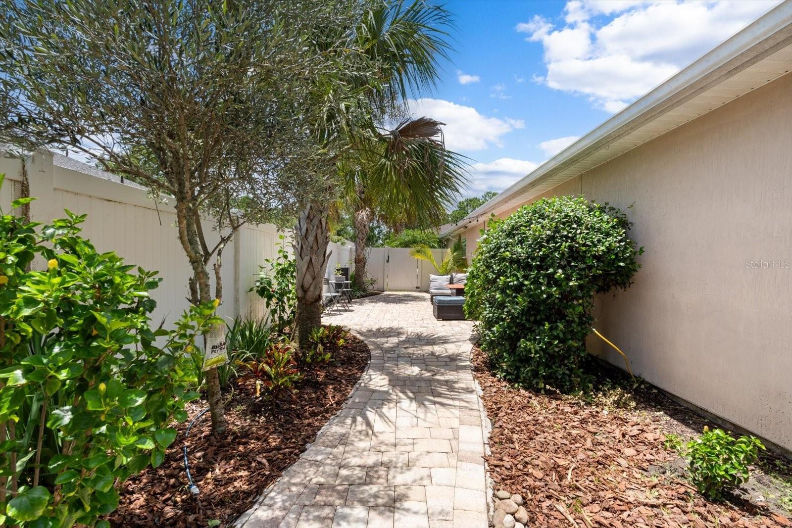 RIVIERA ESTATES - Residential