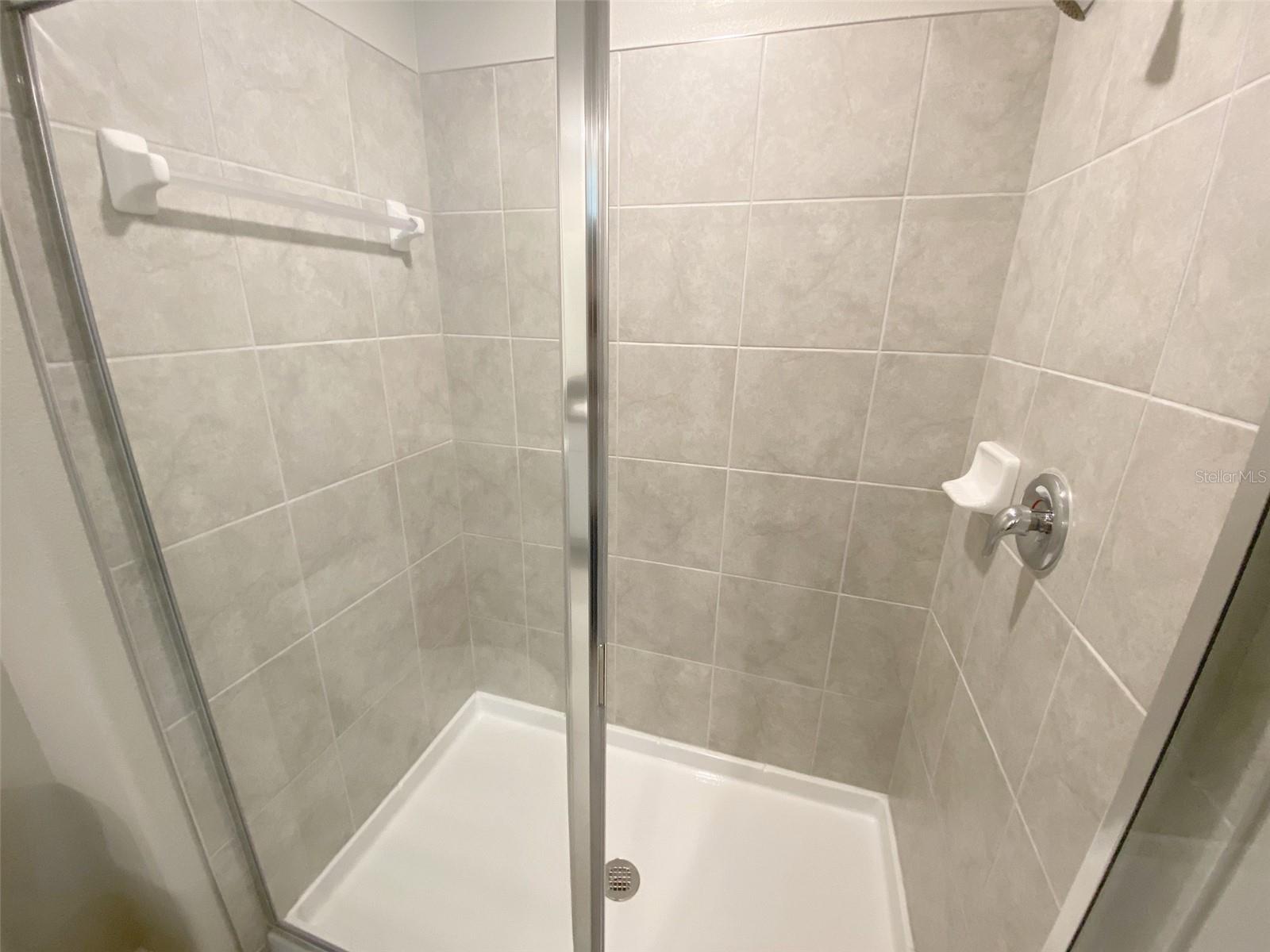 VENTANA TWNHMS AT WATERS EDGE - Residential Lease