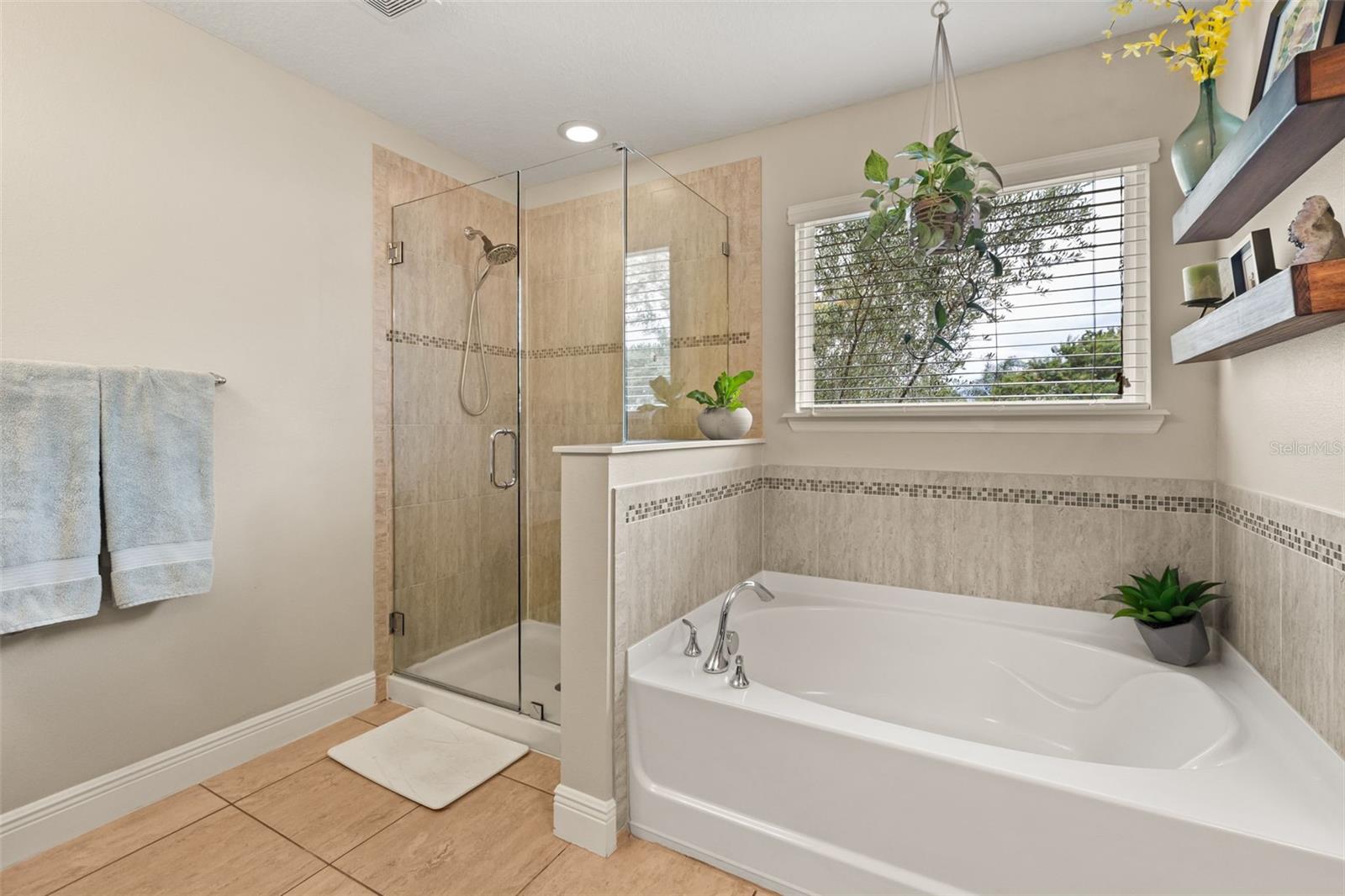 LAKE COVE POINTE - Residential