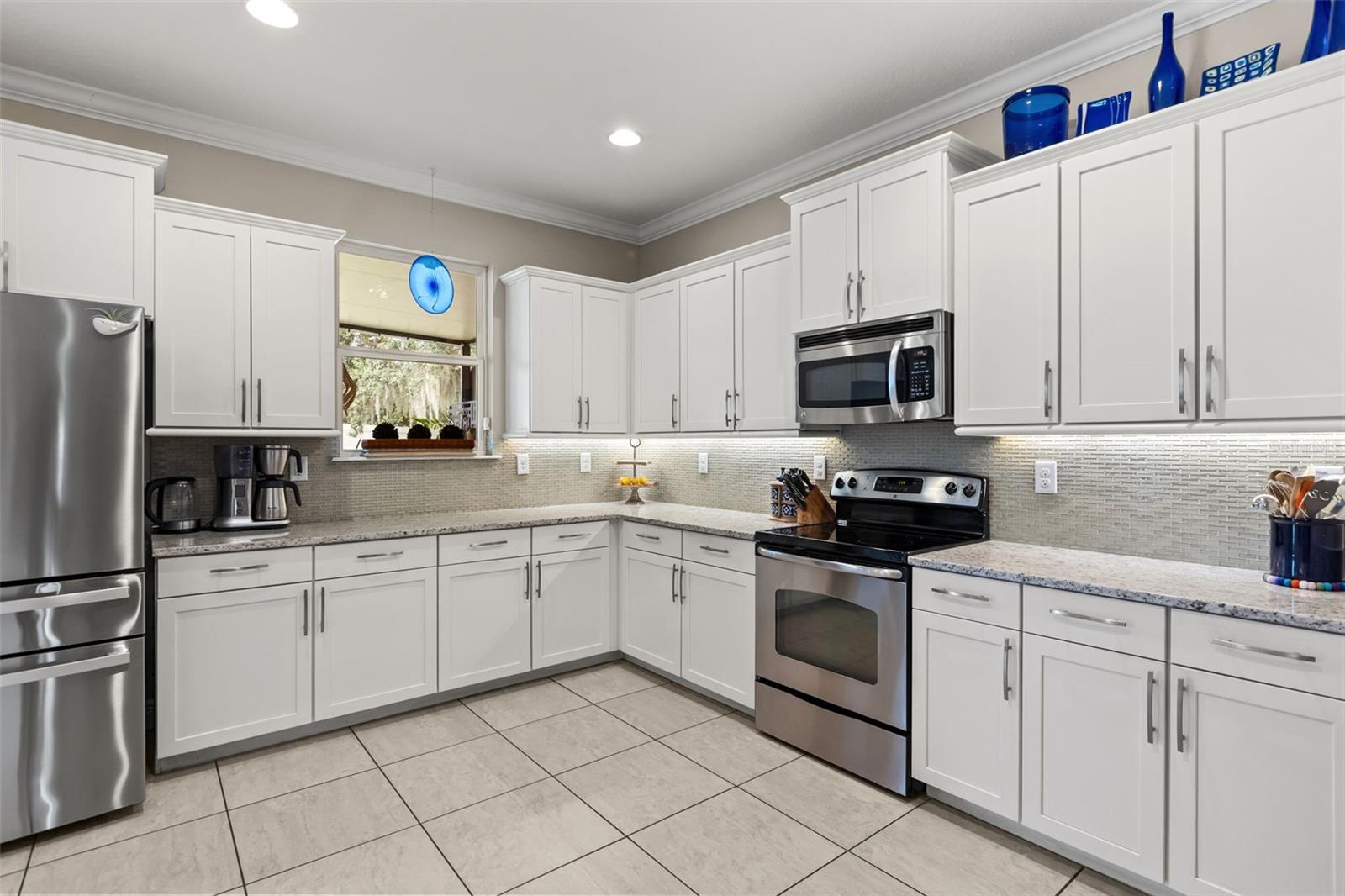 LAKE COVE POINTE - Residential