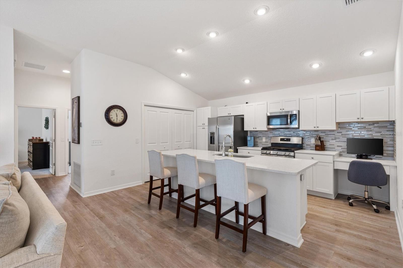 VILLAGE OF LAKE DENHAM - Residential