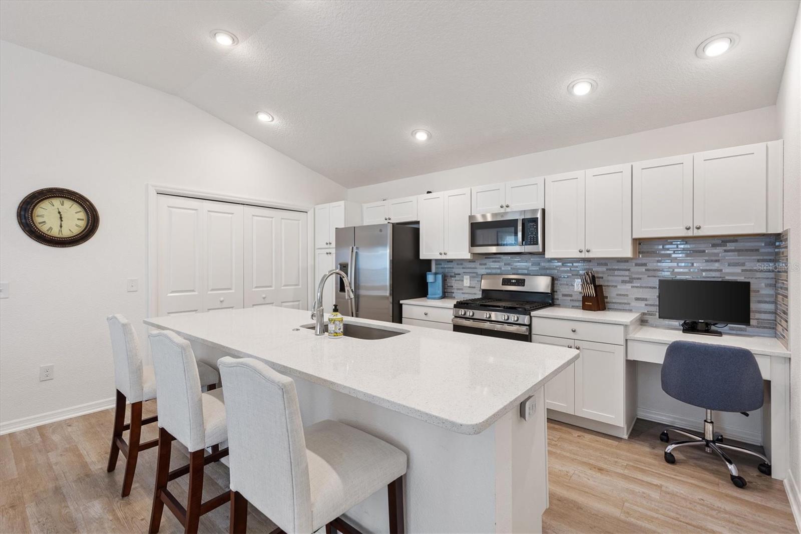 VILLAGE OF LAKE DENHAM - Residential