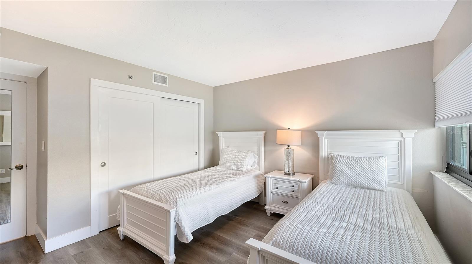 SIESTA SANDS RESORT - Residential