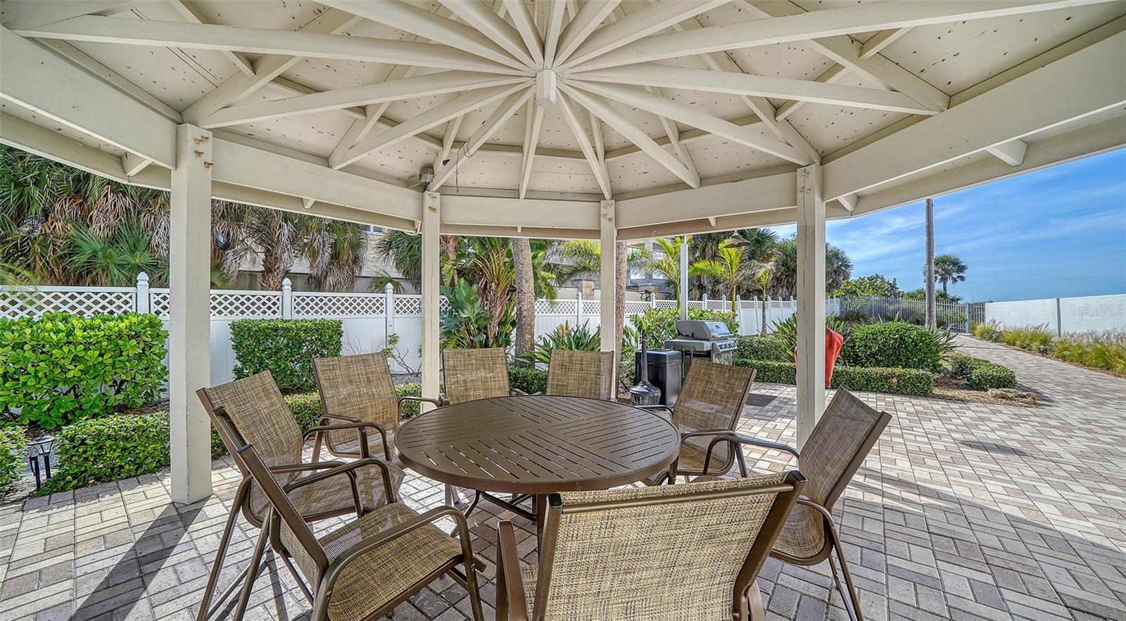 SIESTA SANDS RESORT - Residential
