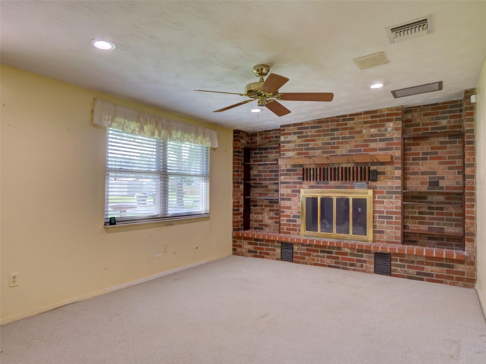 BUSHNELL - Residential