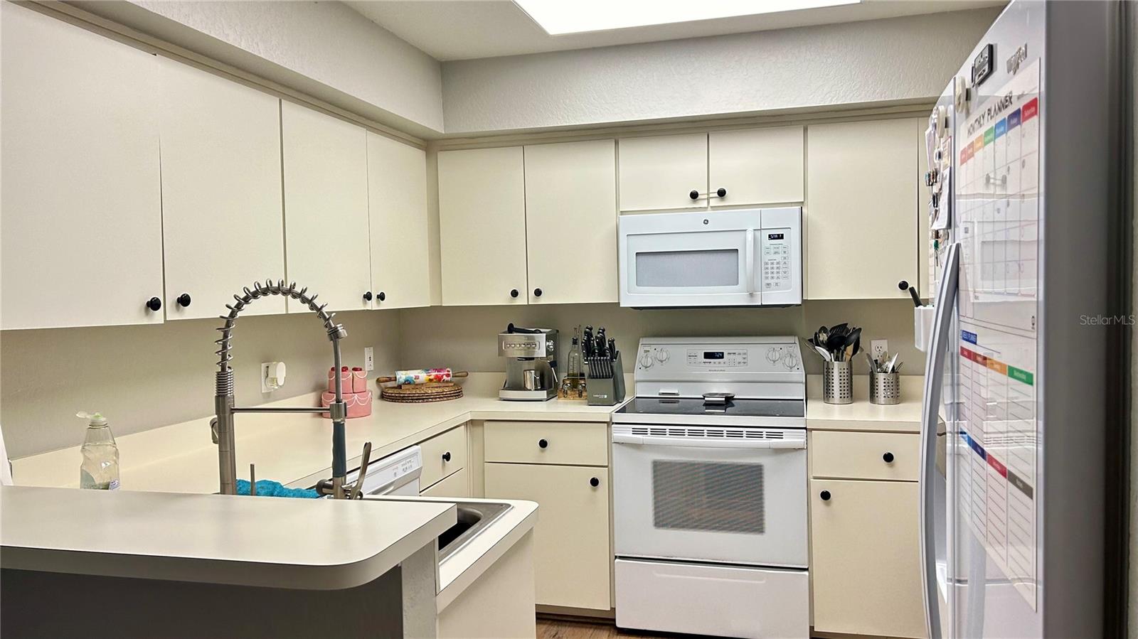 LAKE HERON PH 08 09 - Residential Lease