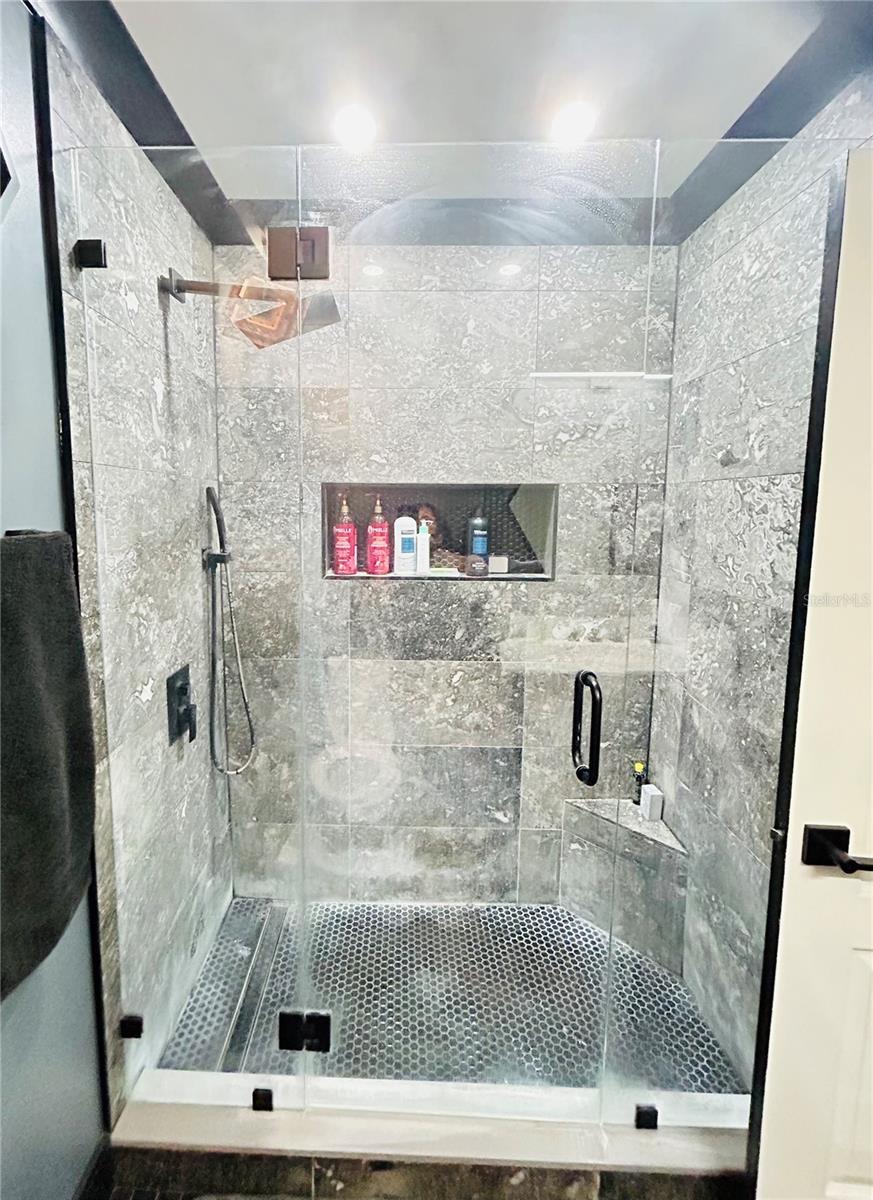 LAKE HERON PH 08 09 - Residential Lease