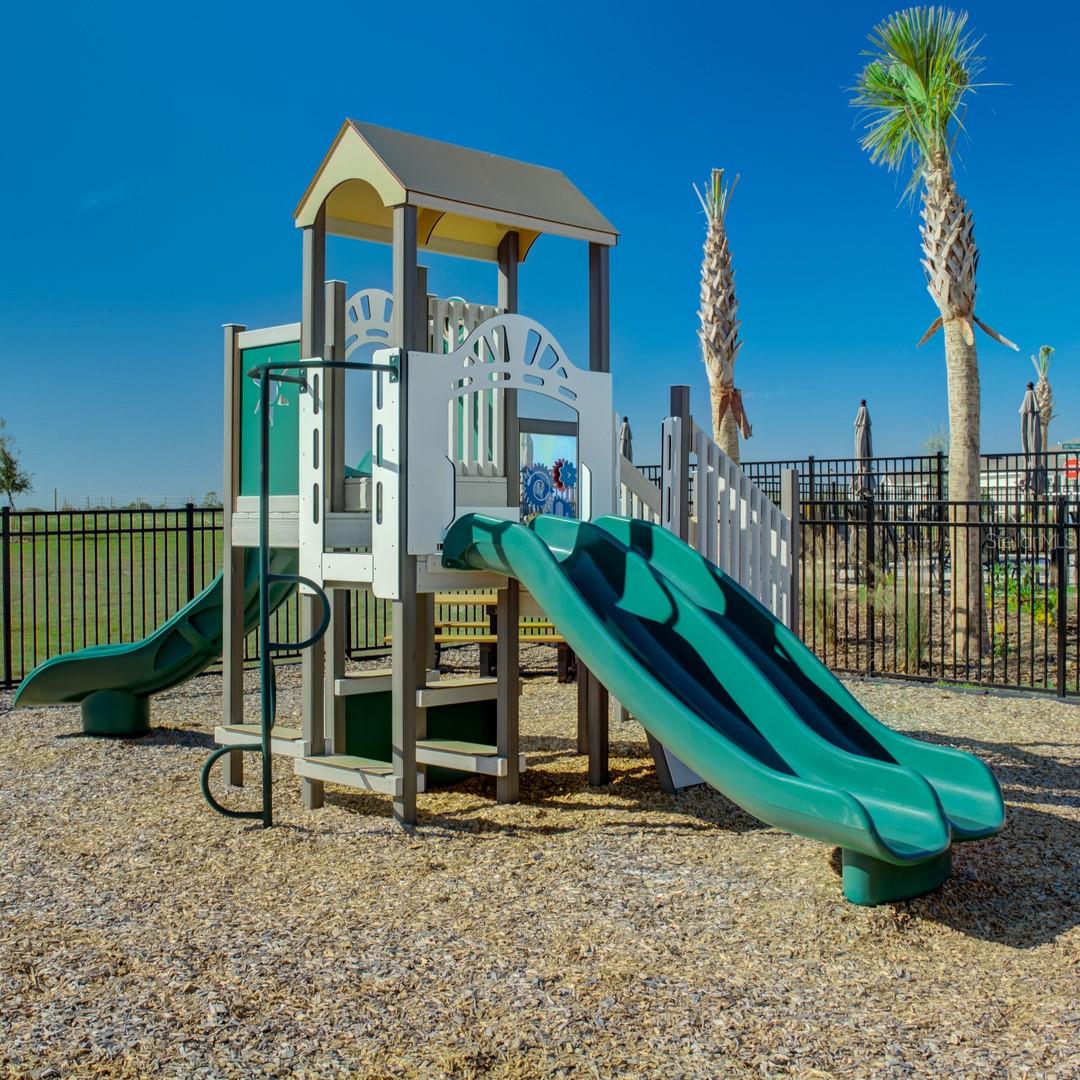 SILVER LAKE POINTE - Residential