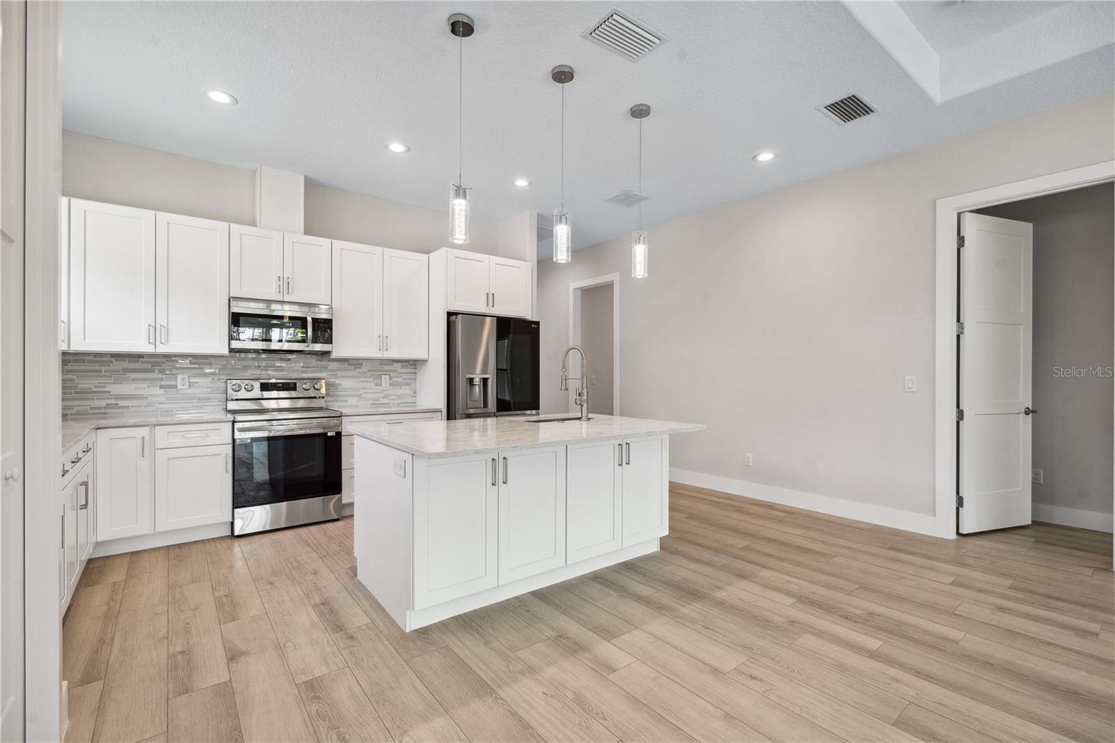 PALM COAST/EASTHAMPTON SEC 34 - Residential Income