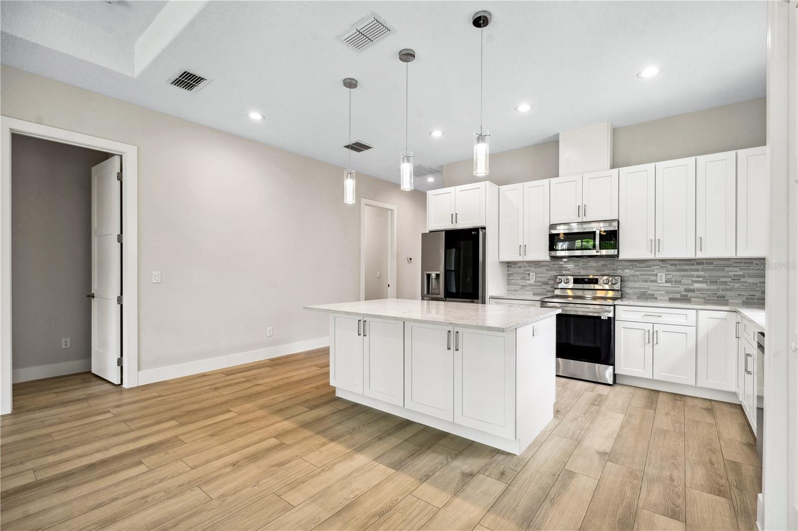 PALM COAST/EASTHAMPTON SEC 34 - Residential Income