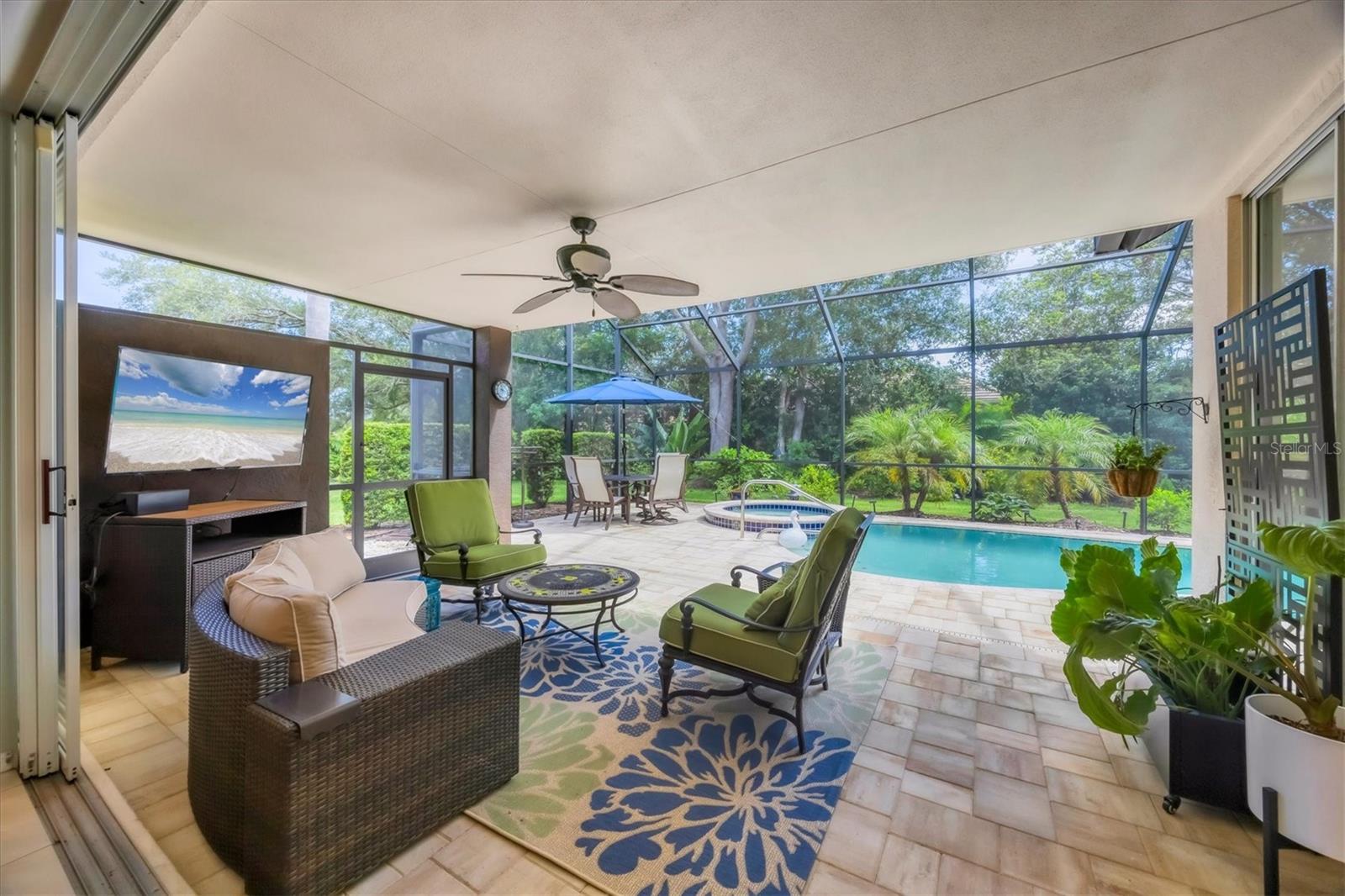 UNIVERSITY PARK COUNTRY CLUB - Residential