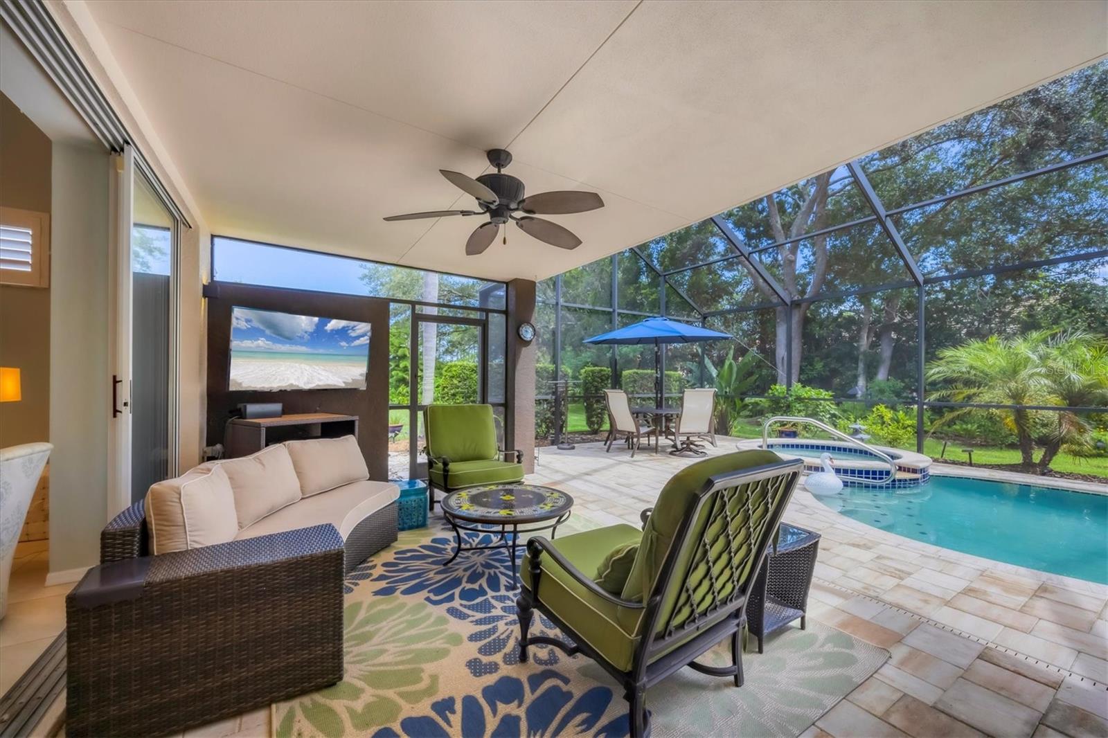 UNIVERSITY PARK COUNTRY CLUB - Residential