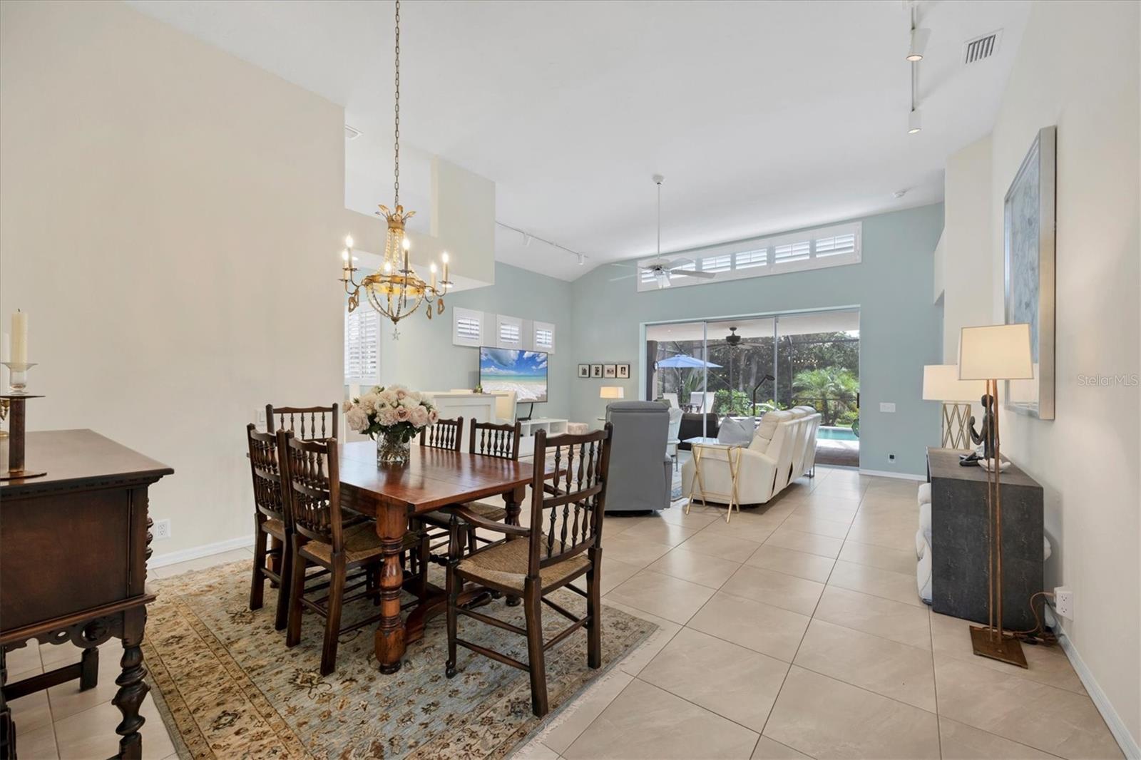 UNIVERSITY PARK COUNTRY CLUB - Residential