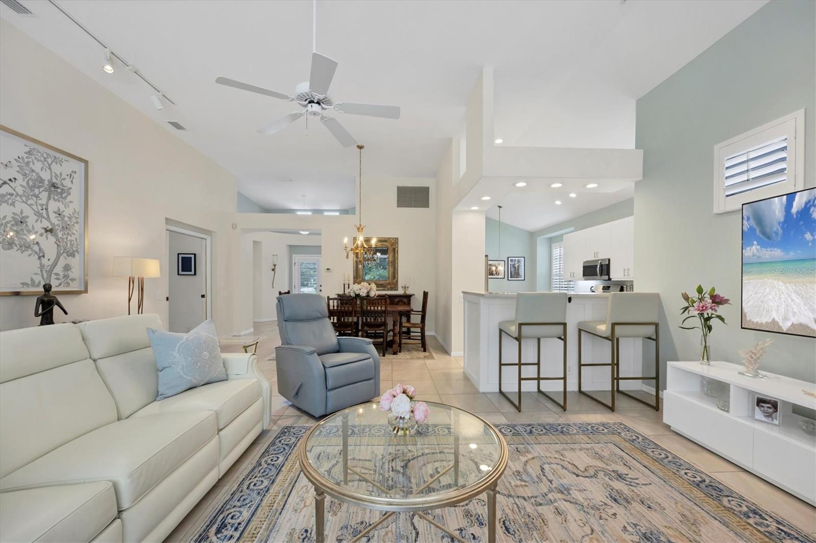 UNIVERSITY PARK COUNTRY CLUB - Residential
