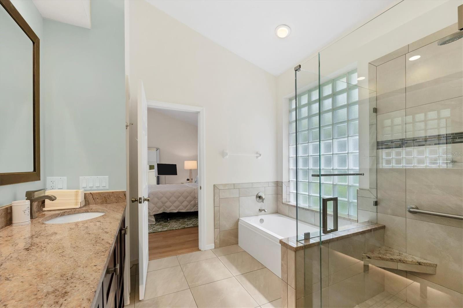 UNIVERSITY PARK COUNTRY CLUB - Residential
