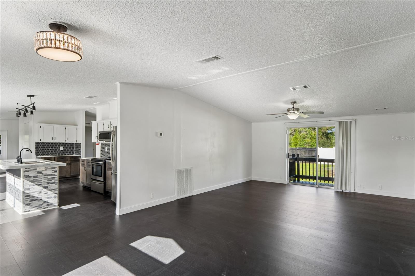 TANGERINE ESTATES - Residential