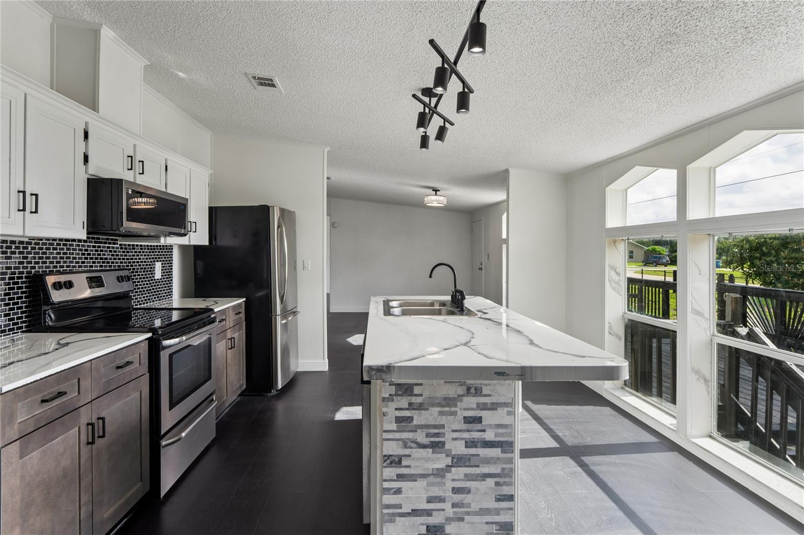 TANGERINE ESTATES - Residential