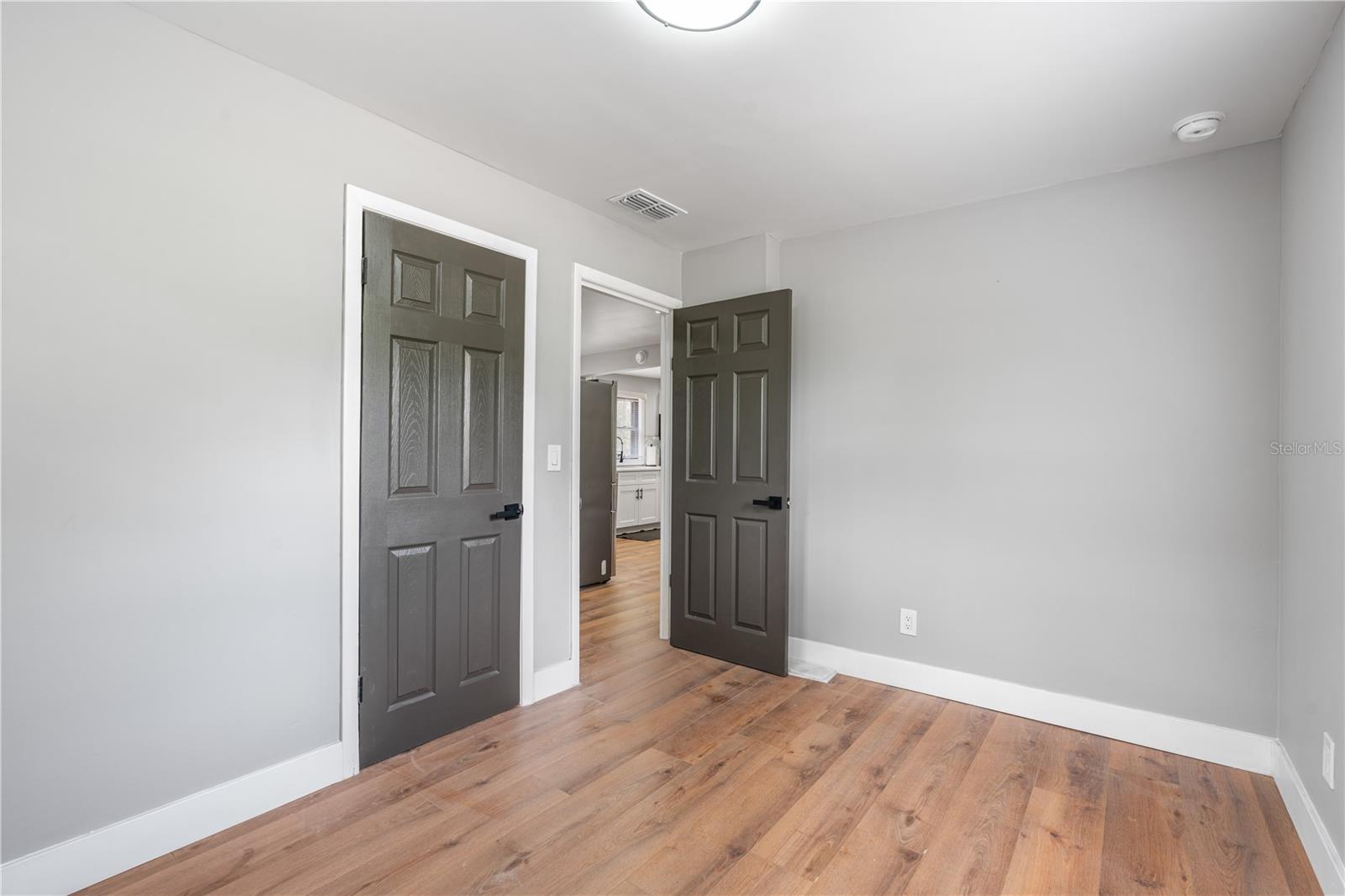HARRIS E 01/2 BLK 161 DELAND - Residential