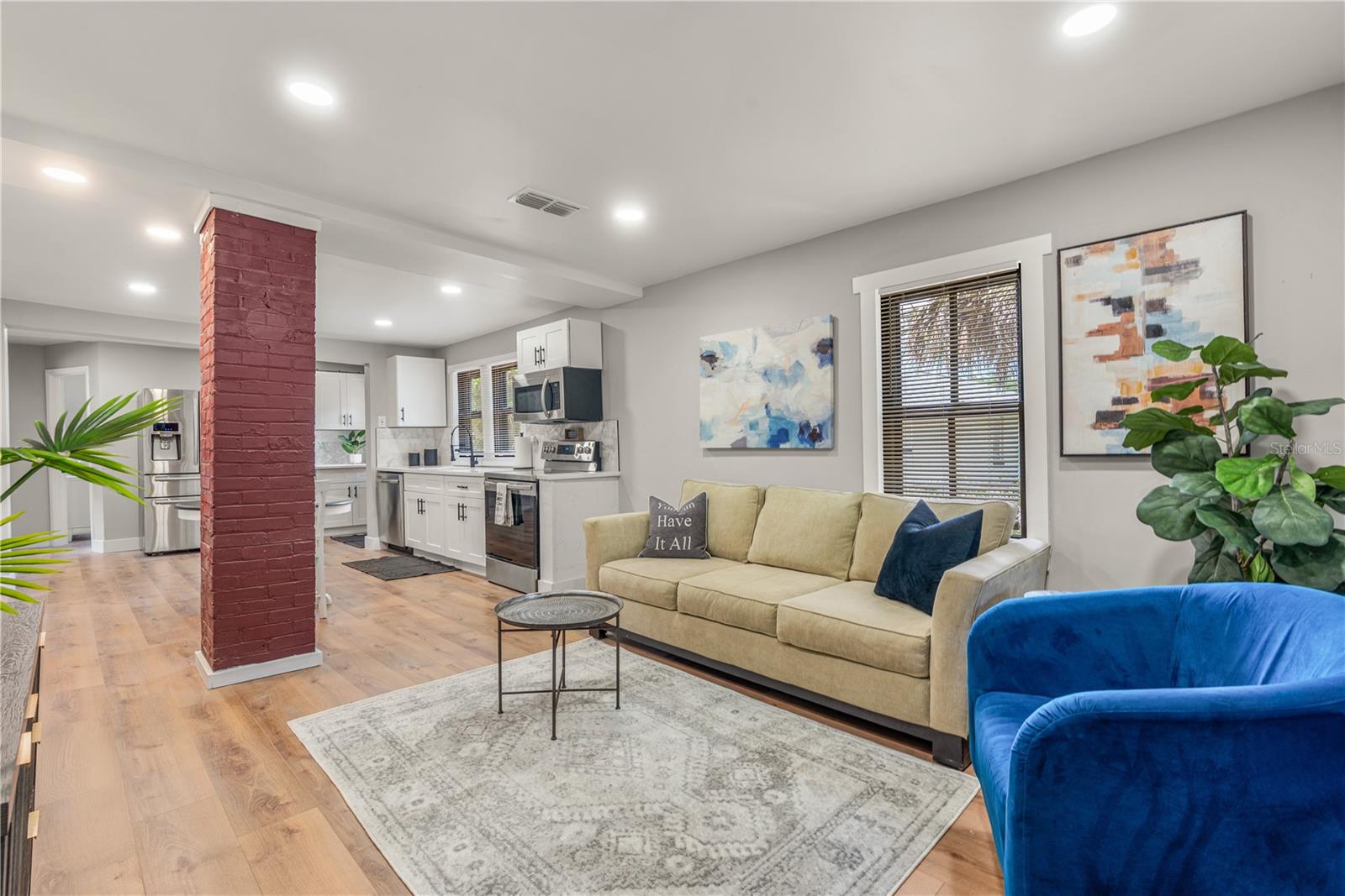 HARRIS E 01/2 BLK 161 DELAND - Residential