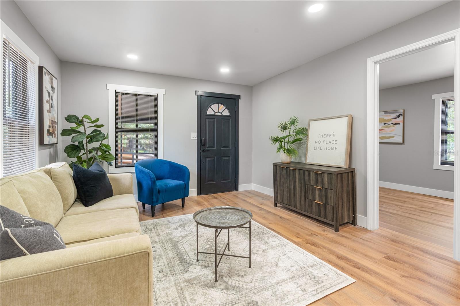HARRIS E 01/2 BLK 161 DELAND - Residential