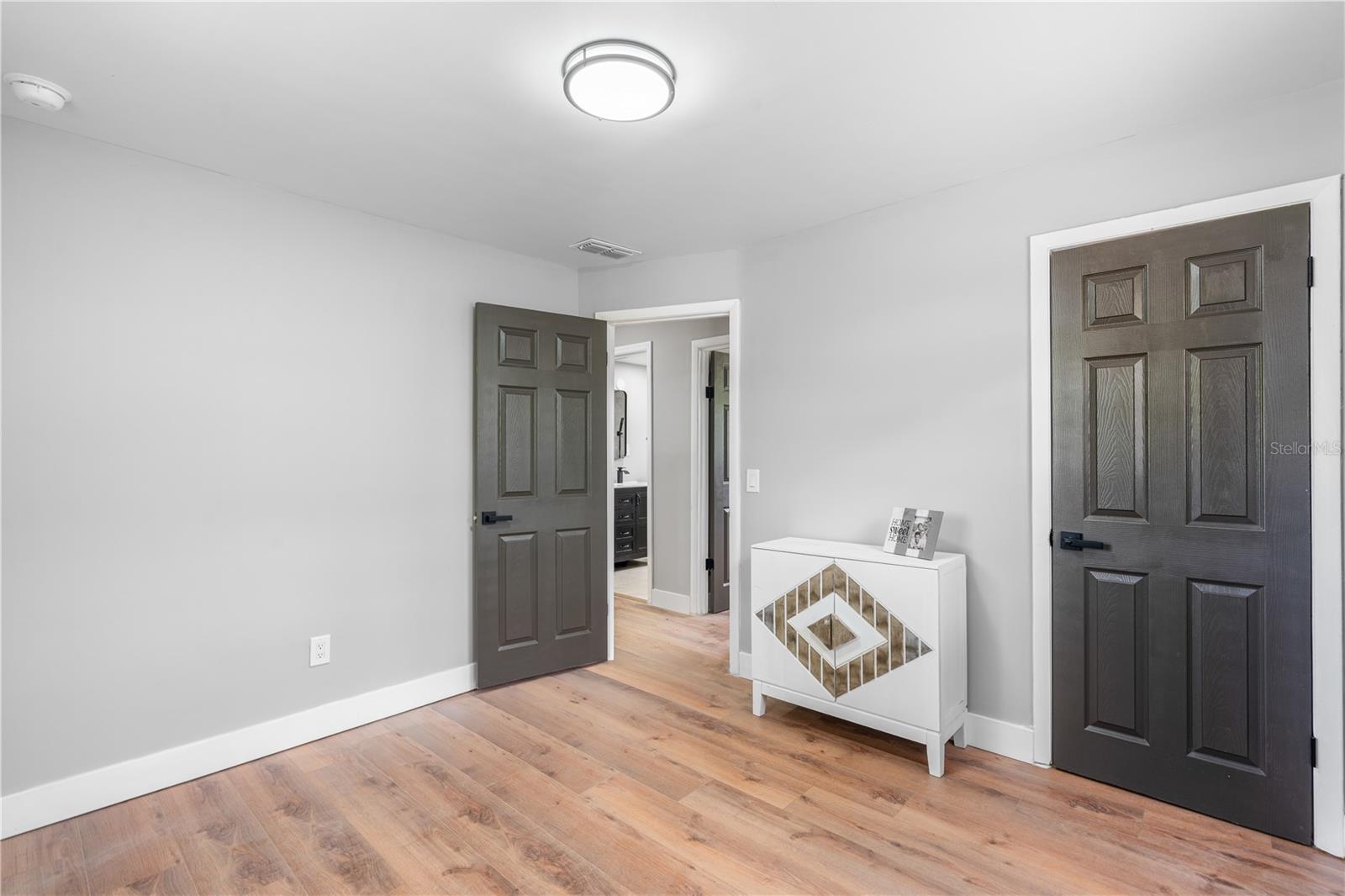 HARRIS E 01/2 BLK 161 DELAND - Residential