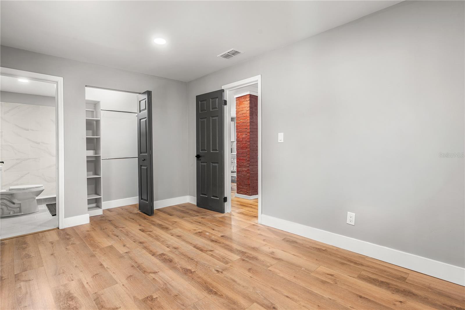 HARRIS E 01/2 BLK 161 DELAND - Residential