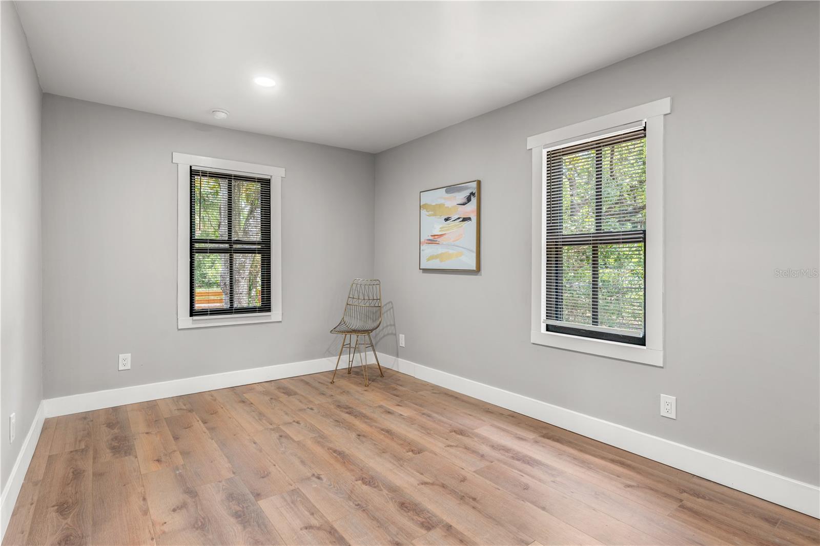 HARRIS E 01/2 BLK 161 DELAND - Residential