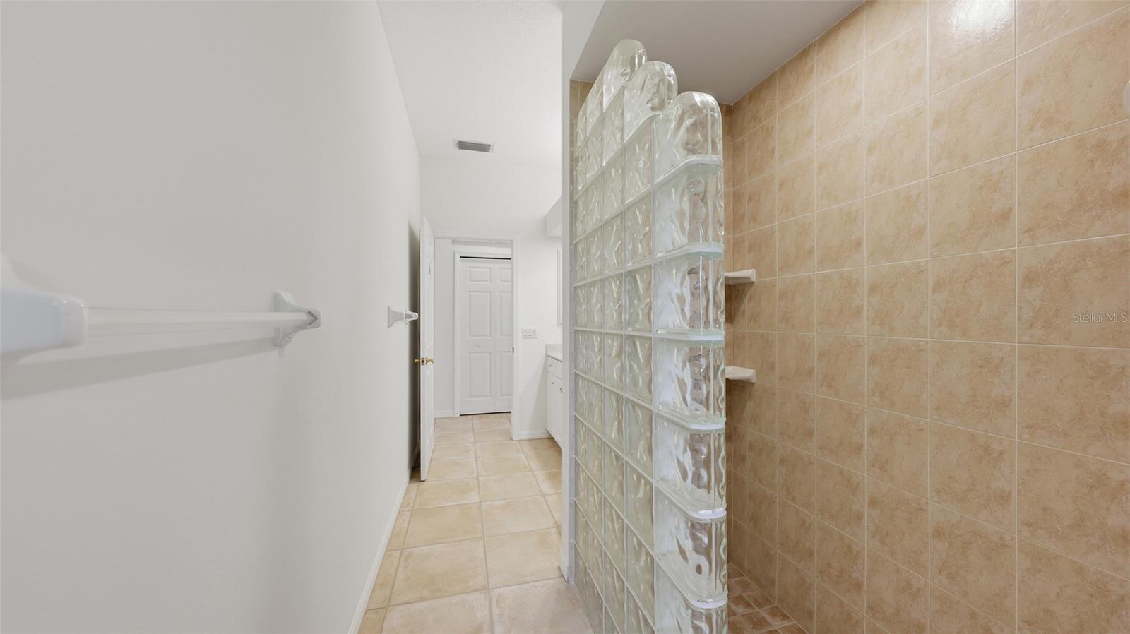 EASTLAKE - Residential