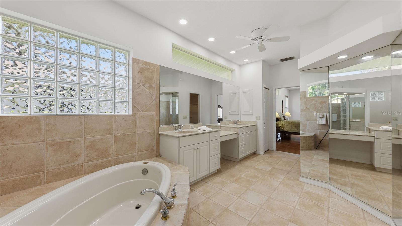 EASTLAKE - Residential