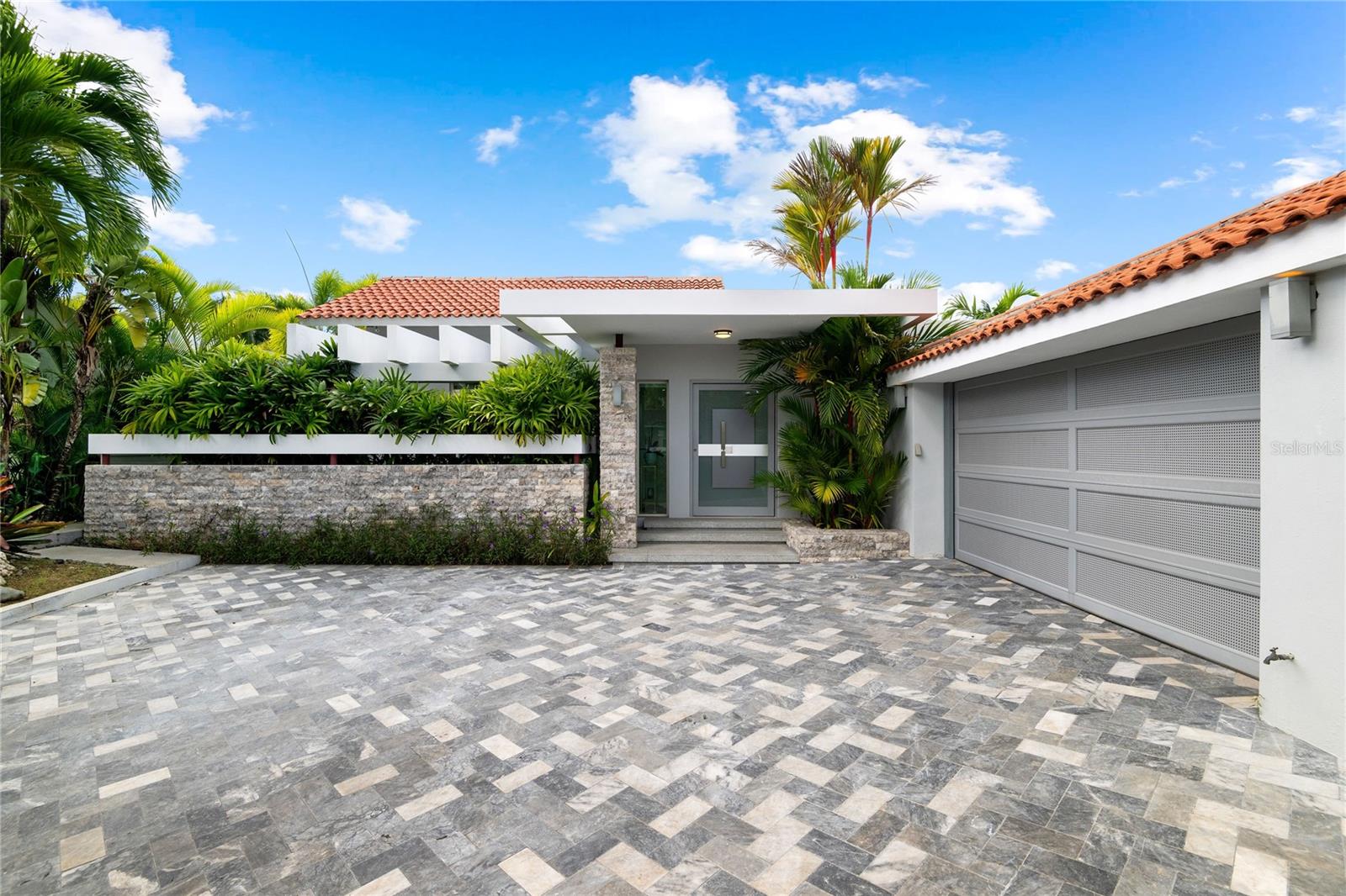 DORADO BEACH EAST - Residential