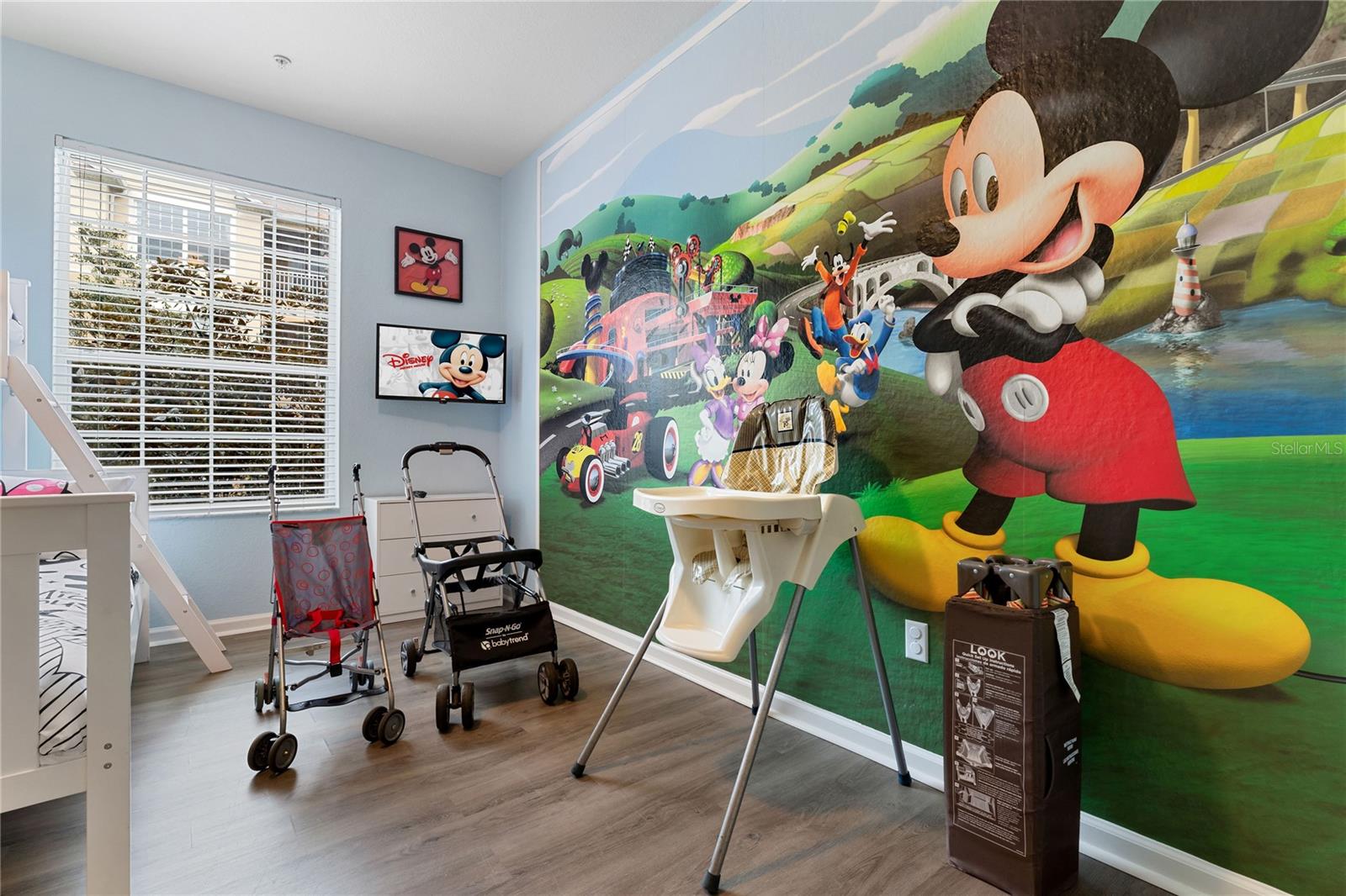 VENTURA AT WINDSOR HILLS CONDO PH 3 - Residential