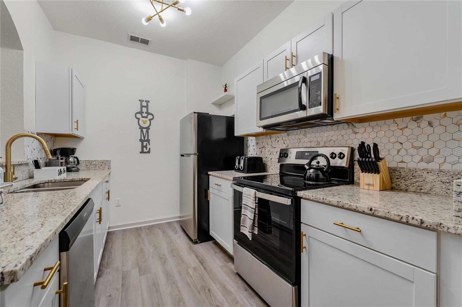 VENTURA AT WINDSOR HILLS CONDO PH 3 - Residential