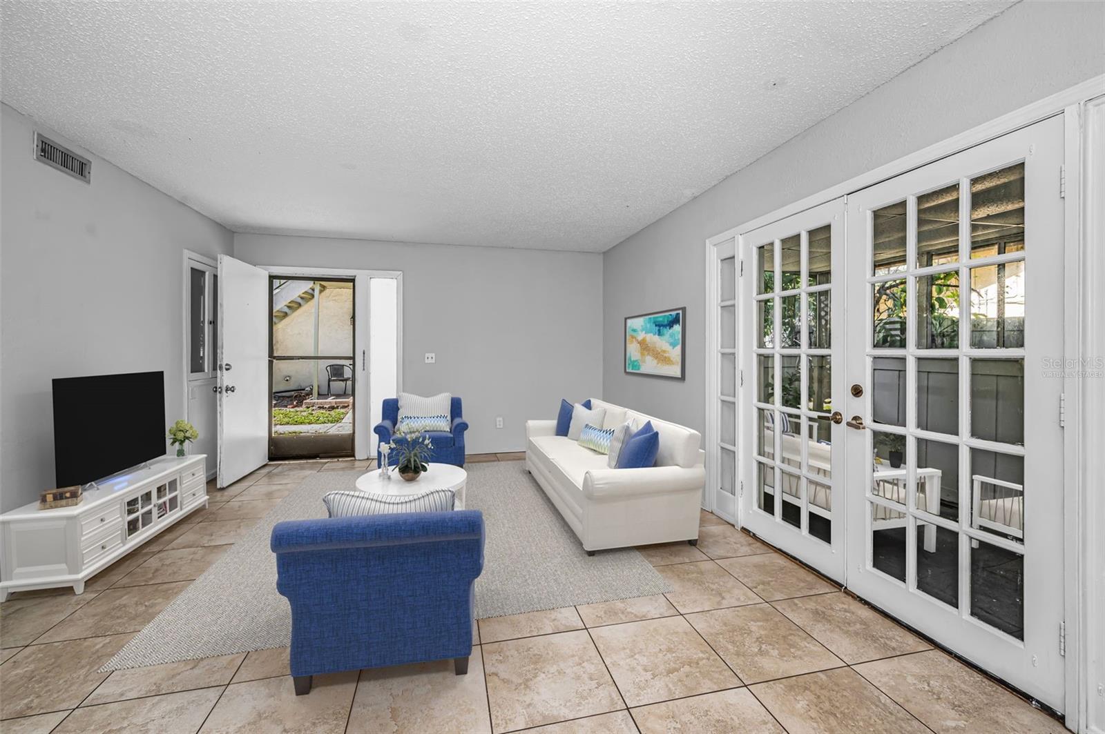 OAK LAKE PARK CONDO - Residential