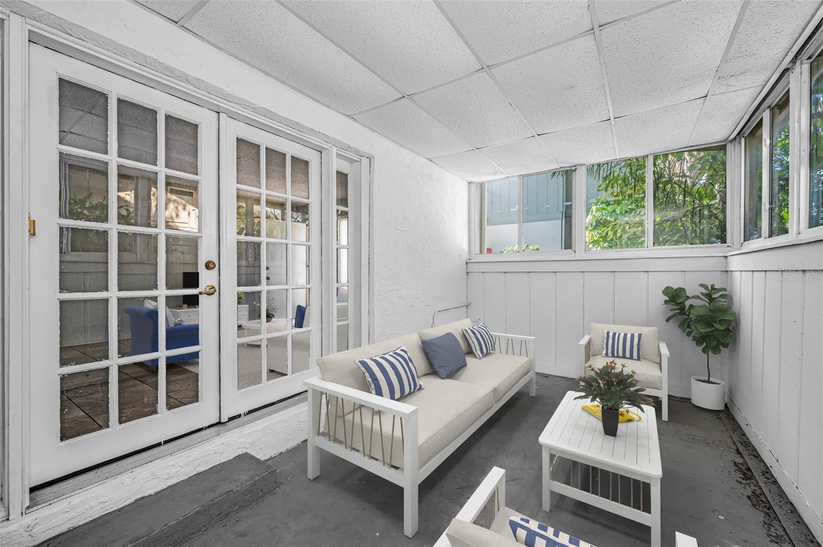 OAK LAKE PARK CONDO - Residential
