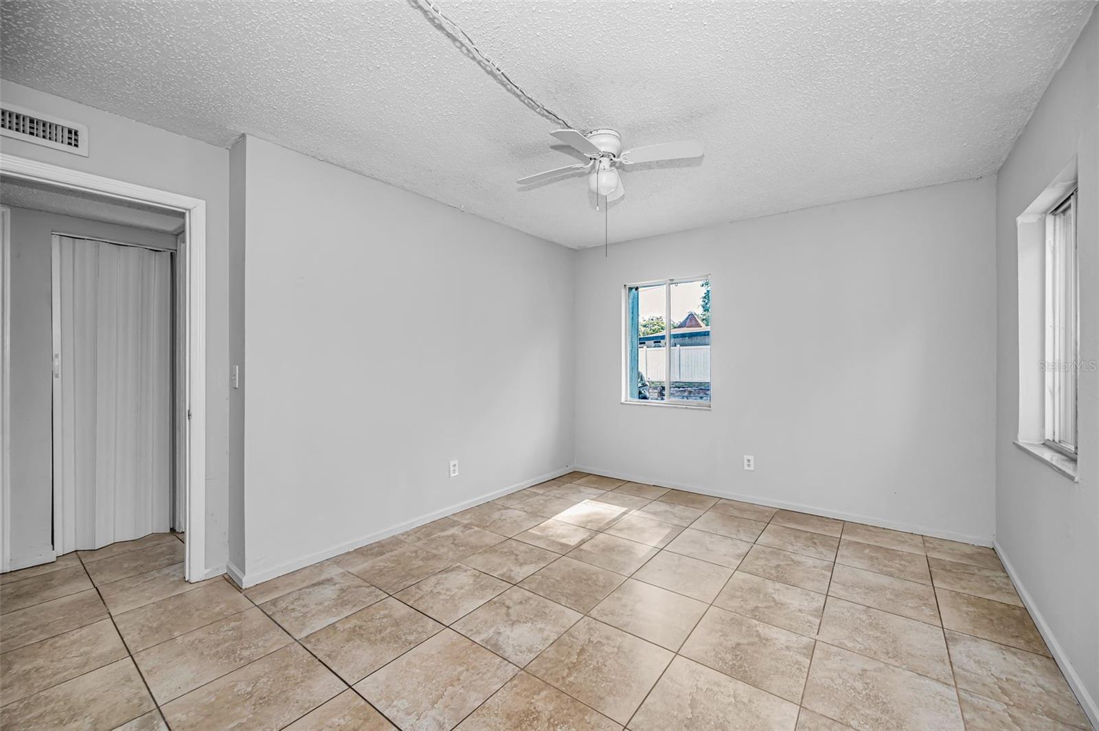 OAK LAKE PARK CONDO - Residential