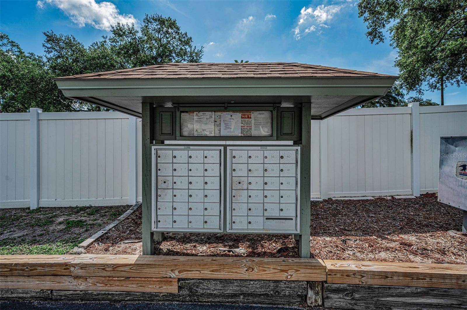 OAK LAKE PARK CONDO - Residential