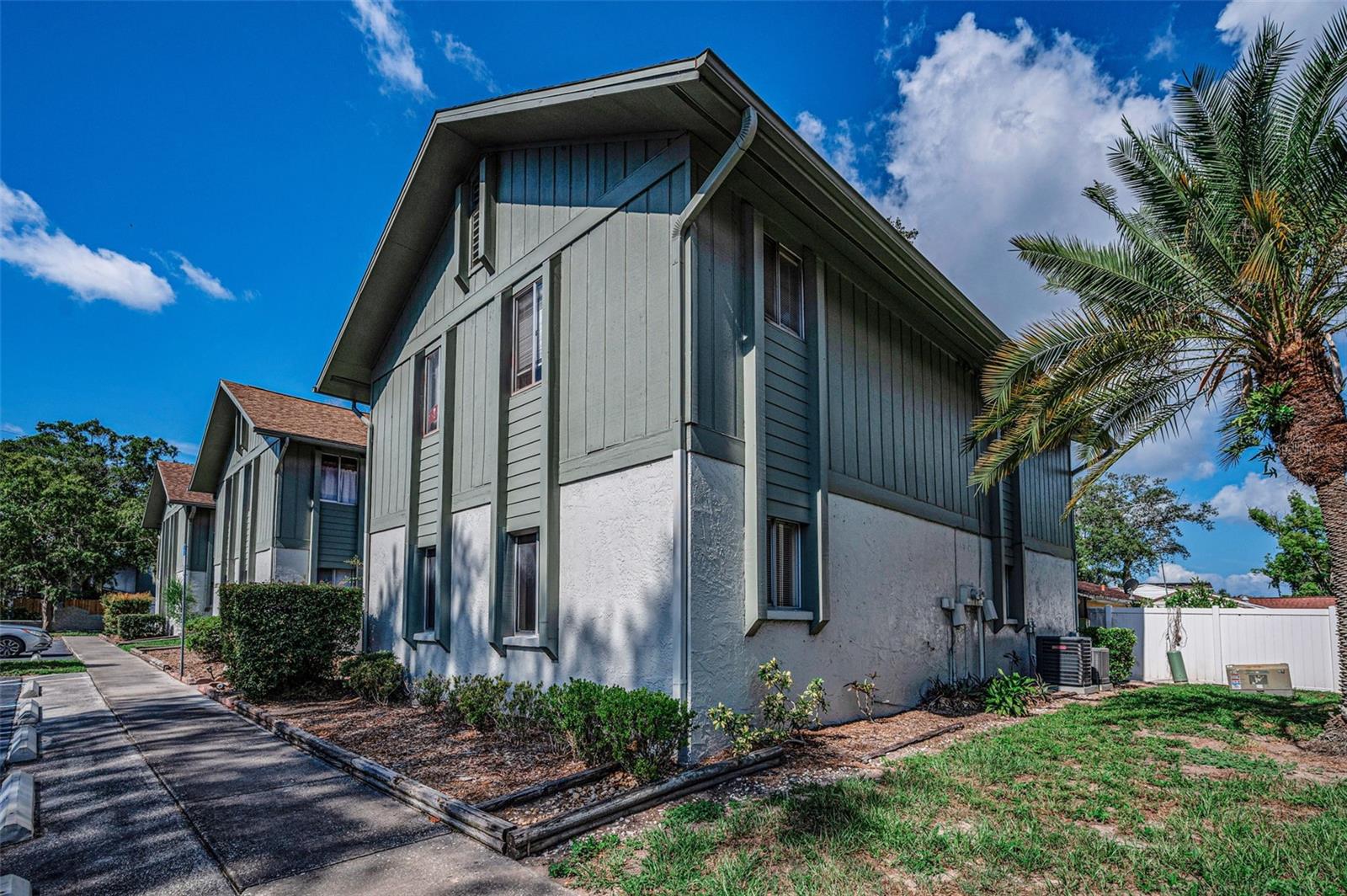 OAK LAKE PARK CONDO - Residential