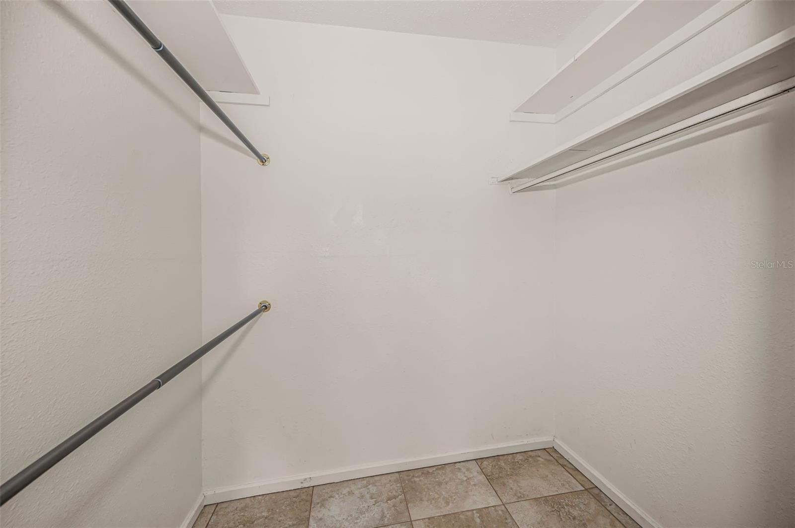 OAK LAKE PARK CONDO - Residential