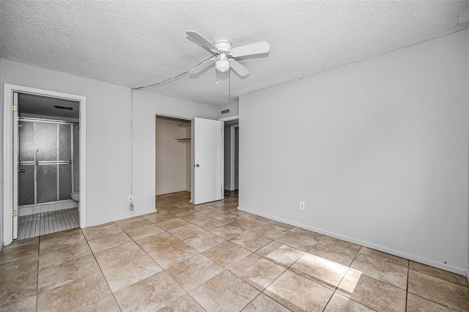 OAK LAKE PARK CONDO - Residential