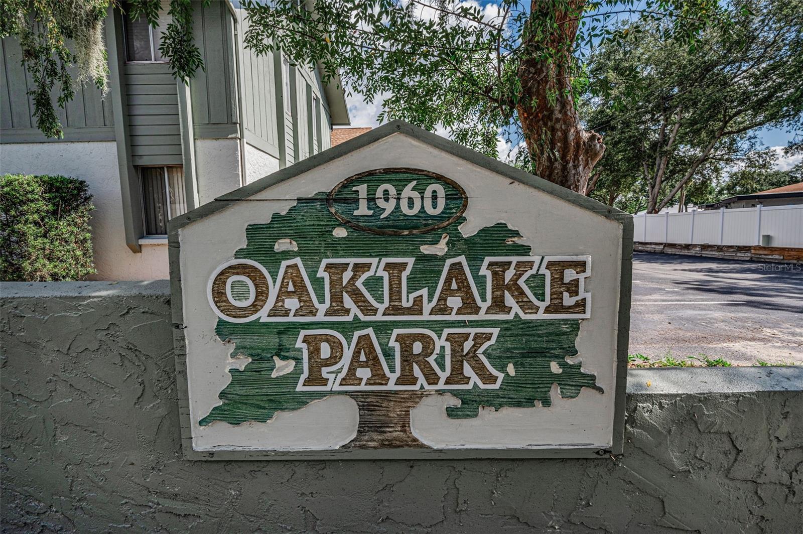 OAK LAKE PARK CONDO - Residential