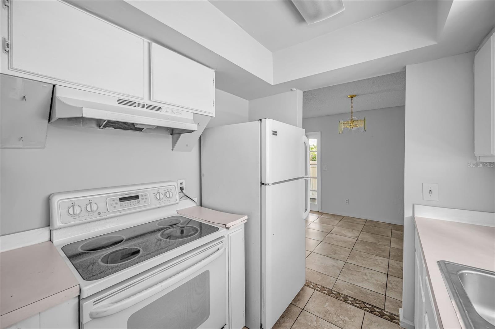 OAK LAKE PARK CONDO - Residential