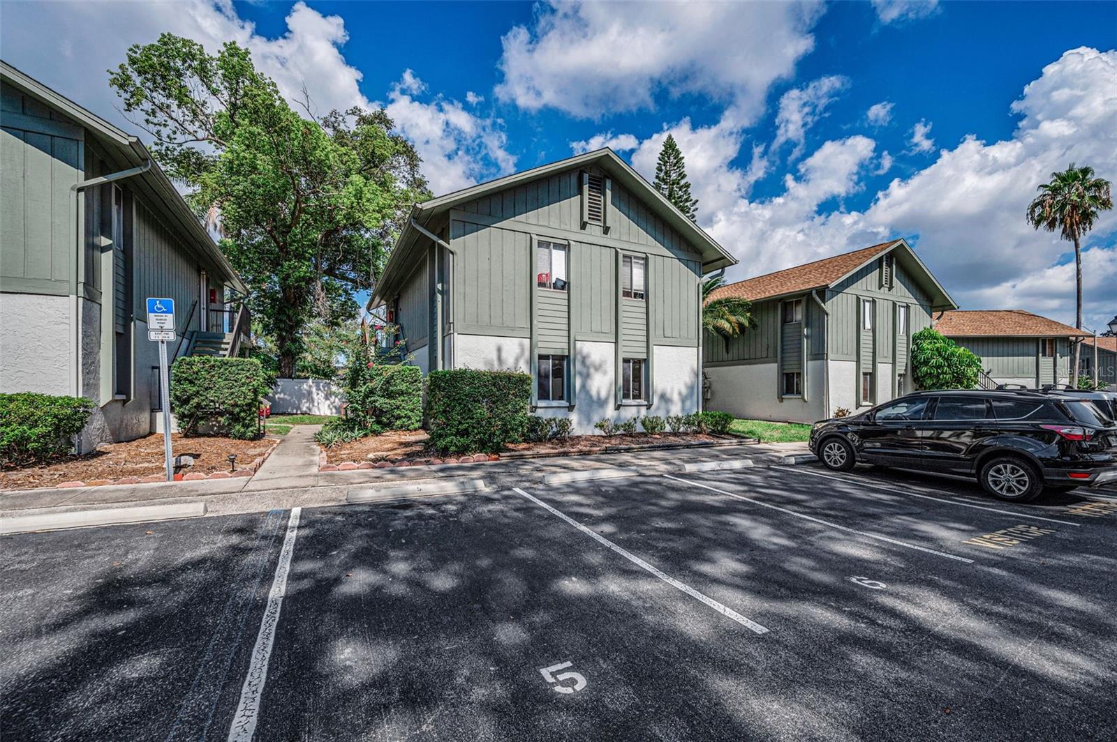 OAK LAKE PARK CONDO - Residential