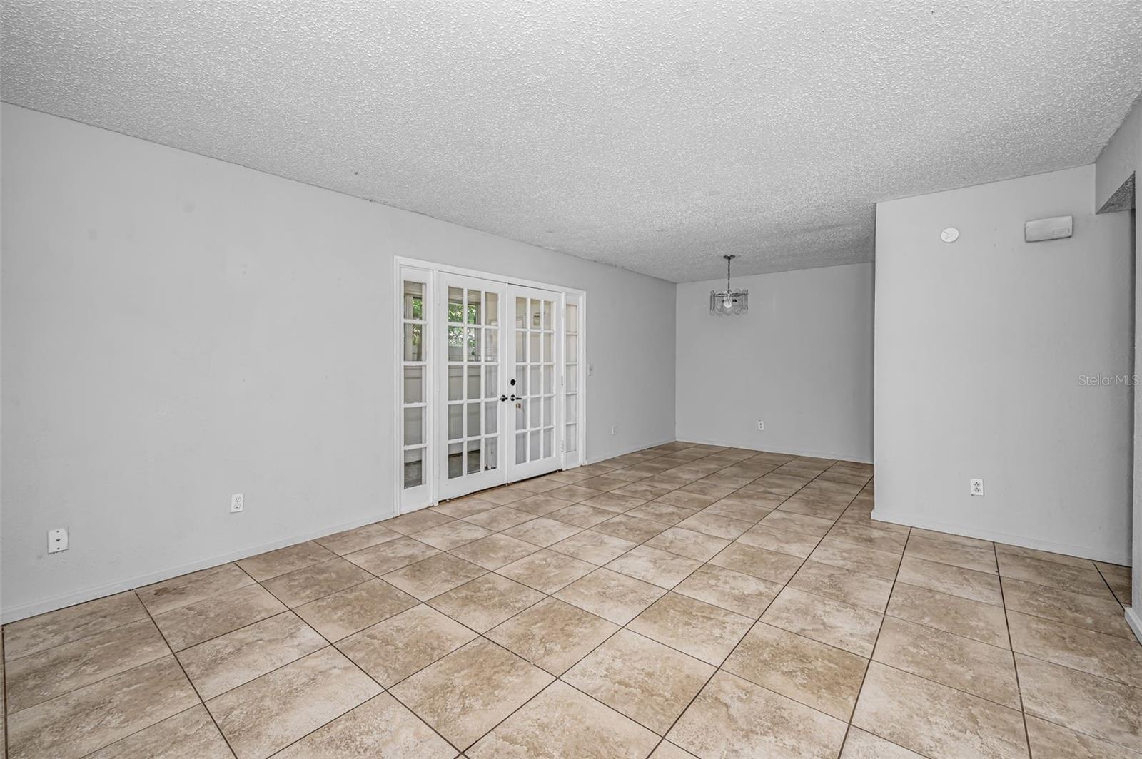 OAK LAKE PARK CONDO - Residential