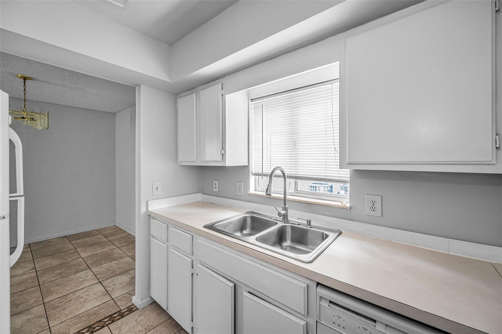 OAK LAKE PARK CONDO - Residential