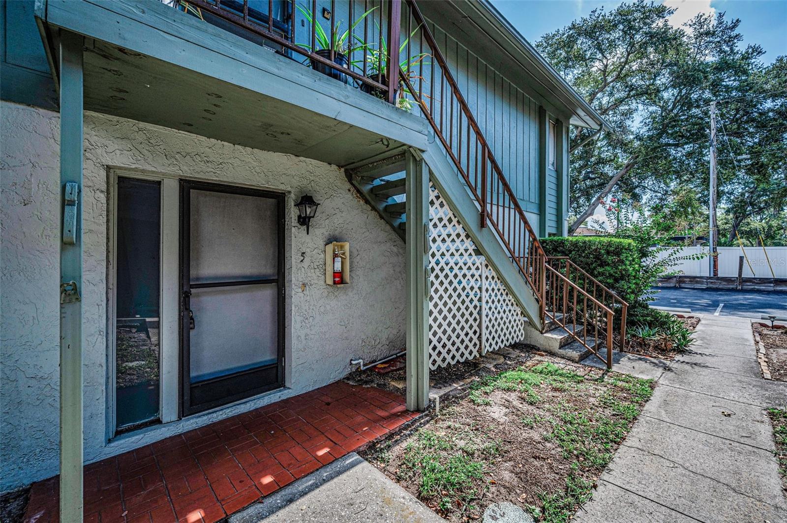 OAK LAKE PARK CONDO - Residential