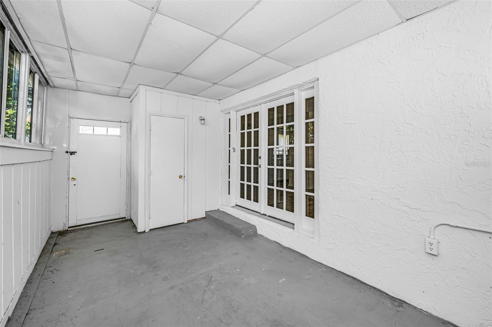 OAK LAKE PARK CONDO - Residential