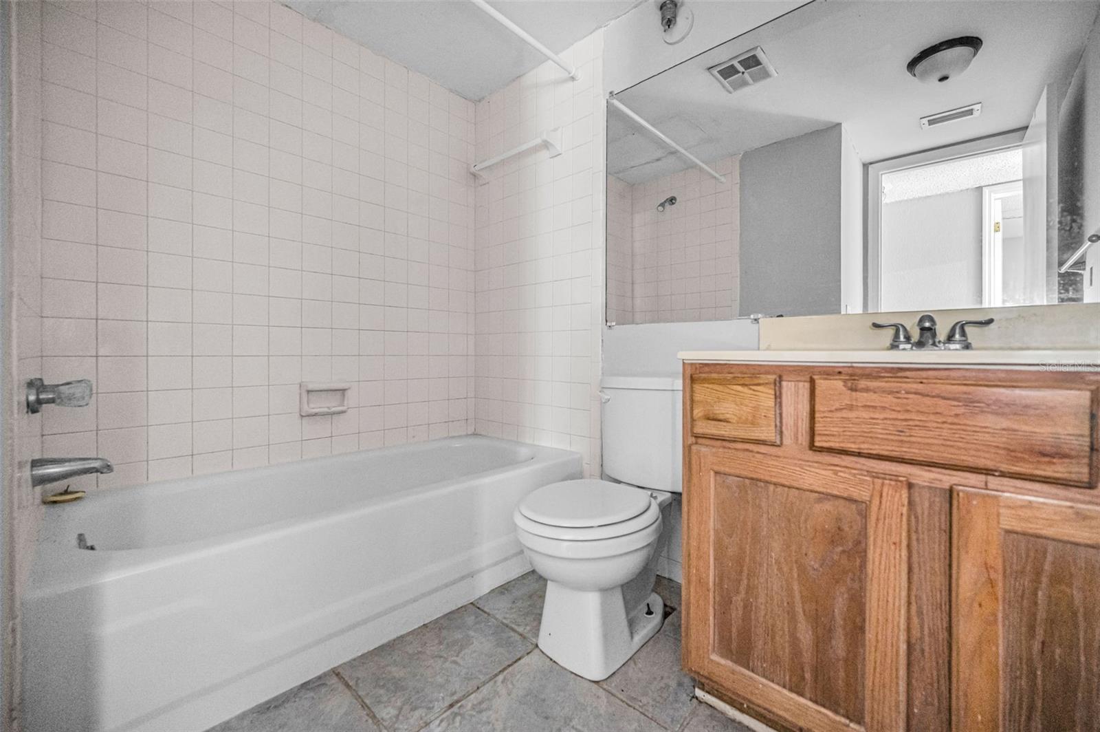 OAK LAKE PARK CONDO - Residential