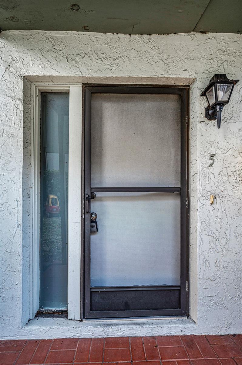 OAK LAKE PARK CONDO - Residential